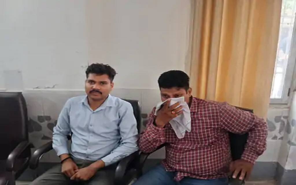 वाराणसी में घूस लेते दरोगा और सिपाही रंगेहाथ गिरफ्तार, एंटी करप्शन टीम की कार्रवाई से पुलिस महकमे में हड़कंप