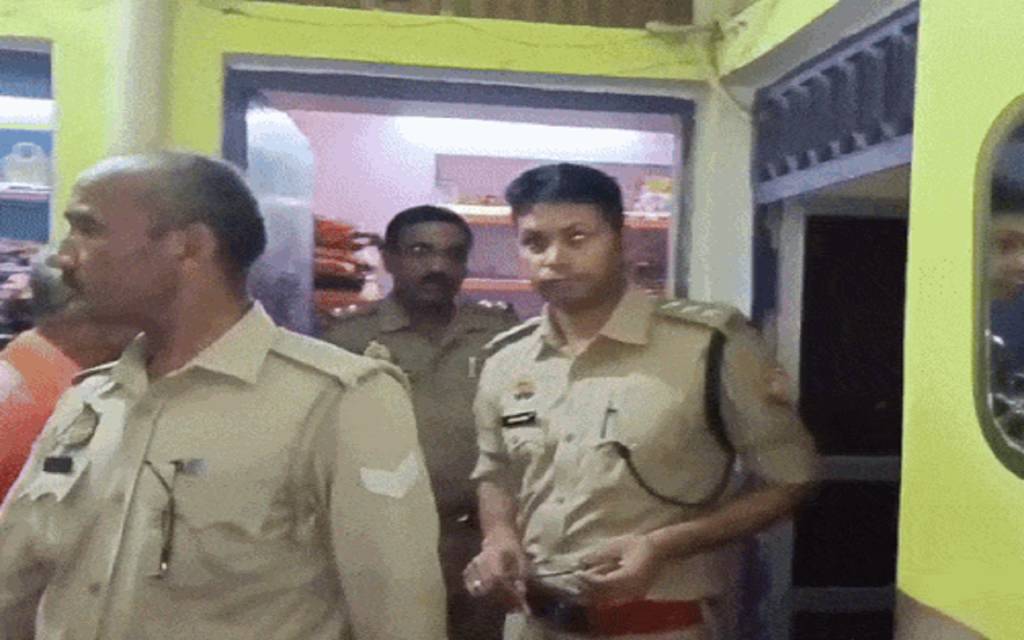 सारनाथ में विवाहिता ने फांसी लगाकर दी जान, ससुरालजनों पर दहेज हत्या का आरोप, छानबीन में जुटी पुलिस