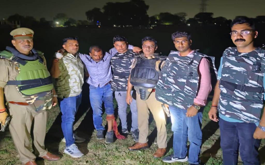 वाराणसी में पुलिस और बदमाशों के बीच मुठभेड़, एक को लगी गोली, दो शातिर लुटेरे गिरफ्तार
