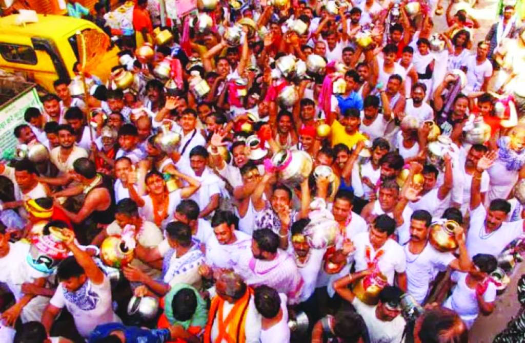 हर-हर बम-बम की जयकारों से गूंजा शिवपुरी का कोना कोना