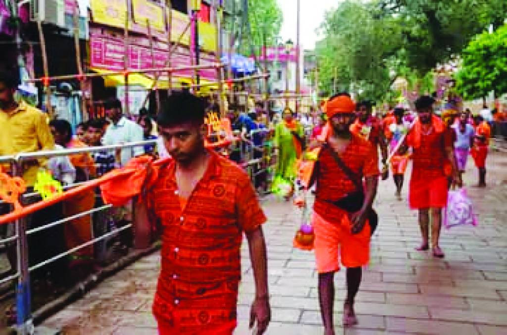 सावन के पांचवें दिन भी शिव मंदिरों में श्रद्धालुओं की भीड़