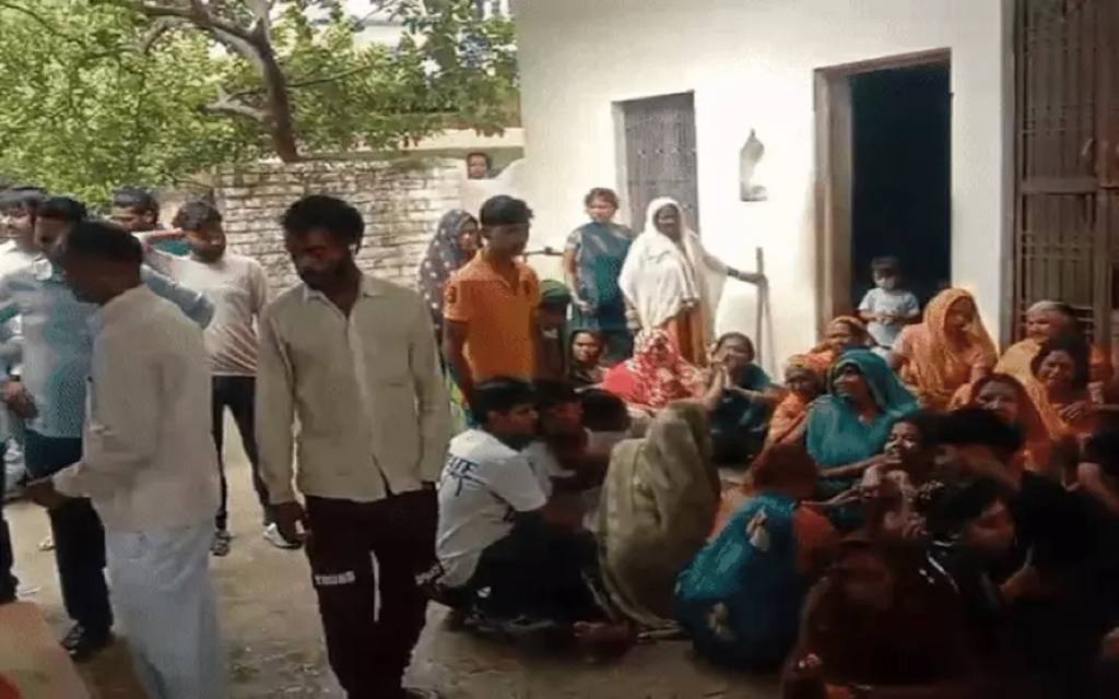 वाराणसी में कच्ची दीवार गिरने से 2 भाइयों की मौत, धान की रोपाई करने जा रहे थे दोनों