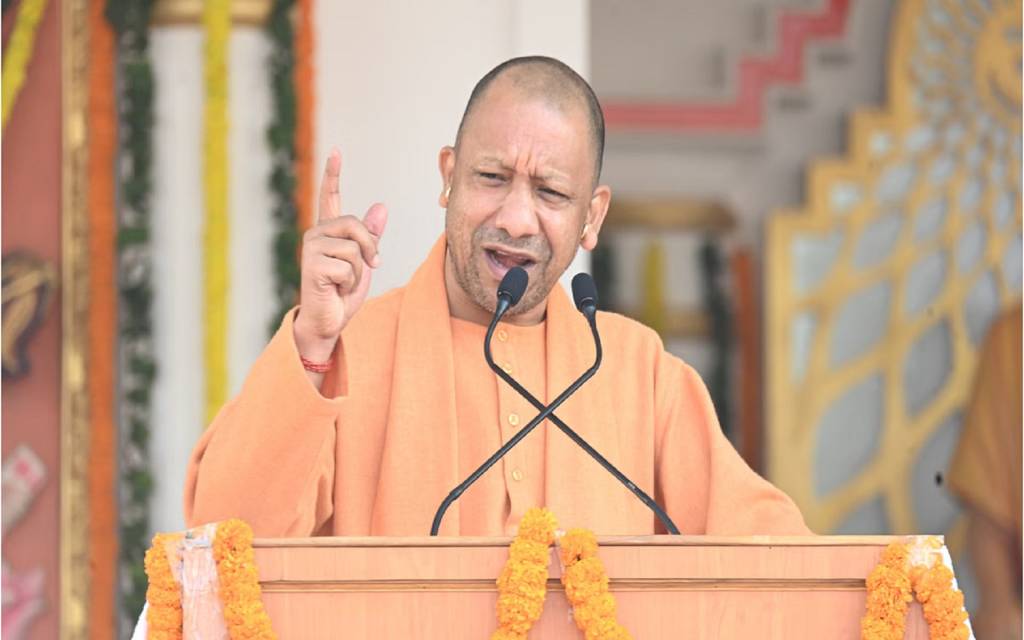 दो दिवसीय दौरे पर आज काशी पहुंचेंगे सीएम योगी, शिवभक्तों के लिए की गईं तैयारियों का लेंगे जायजा