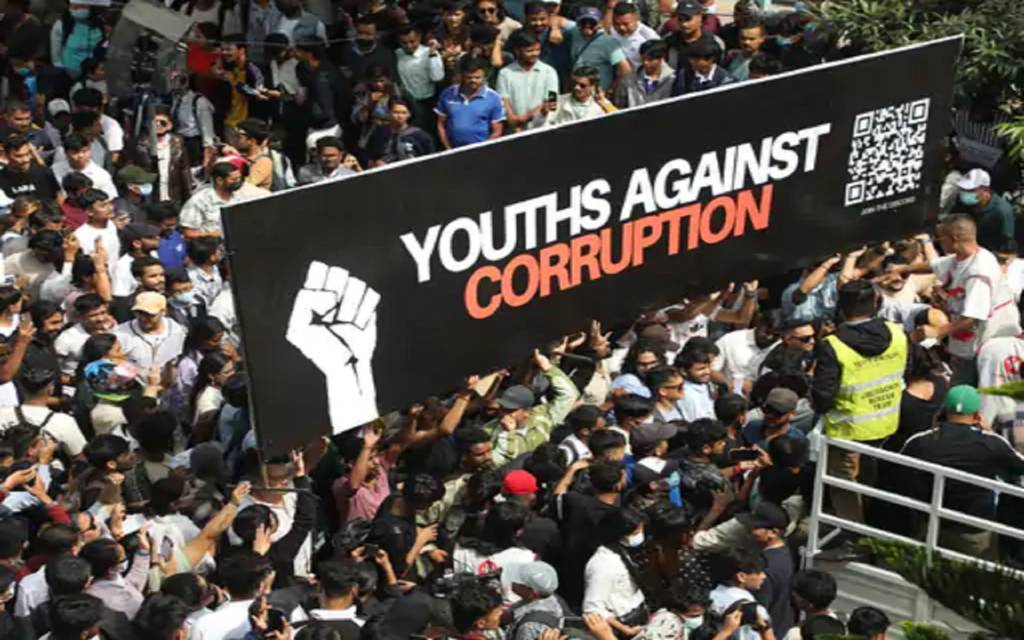 सोशल मीडिया ऐप पर पाबंदी के बाद नेपाल मे बवाल, कर्फ्यू  लागू 