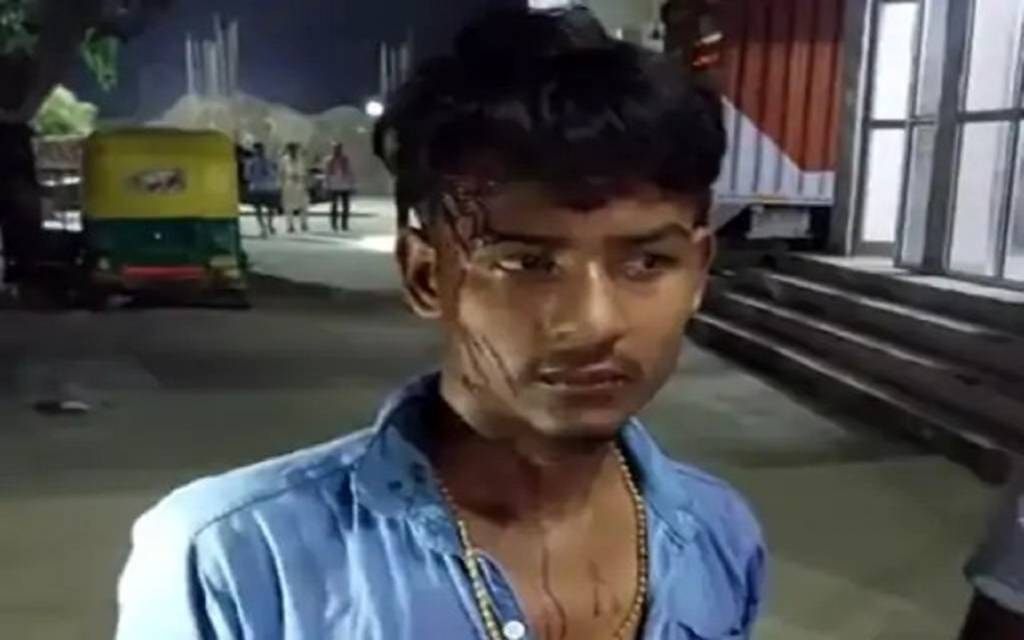 वाराणसी: किराए के विवाद में यात्रियों ने ऑटो चालक की पिटाई, दोनों आरोपी गिरफ्तार