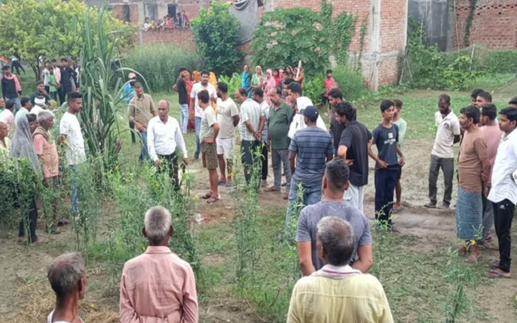 चंदौली में जमीन बेचने के बाद वृद्धा की ईंट से कूंचकर हत्या, गांव में दहशत, कमरे में मिली लाश