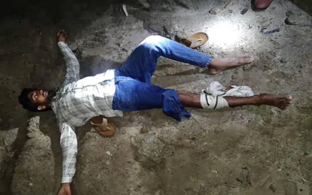 शराब लदी पिकअप लूट का मुख्य आरोपी मुठभेड़ में गिरफ्तार, पैर में लगी गोली; चिकित्सकों ने किया रेफर