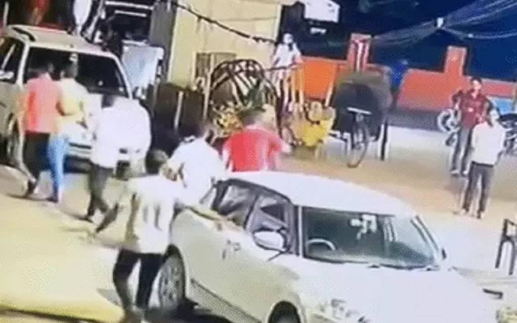 लखनऊ में 7 दोस्तों ने युवक को पीटकर अधमरा किया, थाने से छूटे तो धमकी भरी रील बनाई, VIDEO वायरल
