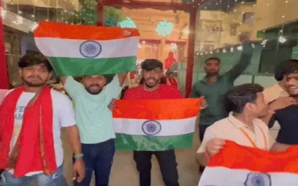 काशी में दिखा भारत की जीत का जश्न: जमकर हुई आतिशबाजी, सीएम योगी ने दी बधाई, बोले- मैदान कोई भी हो, जीत भारत की ही होगी