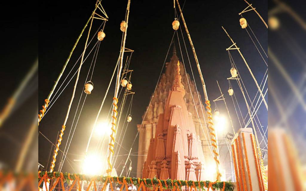 एक दीप अनंत पथ का, दिग-दिगंत के रथ का