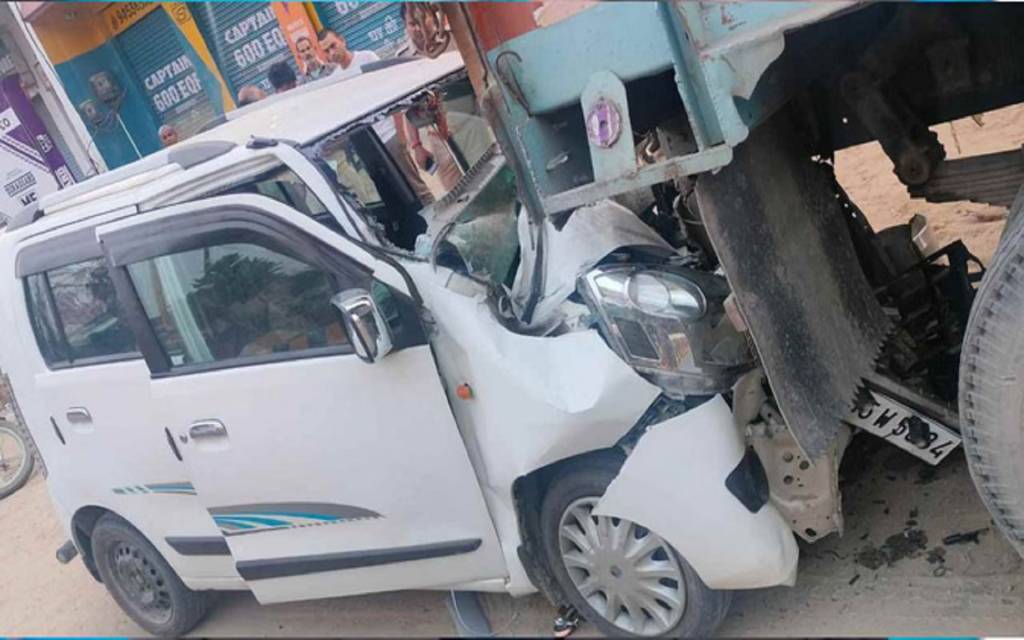 वाराणसी में भीषण सड़क हादसा: खड़े ट्रक में जा घुसी कार, एक की मौत, पांच घायल
