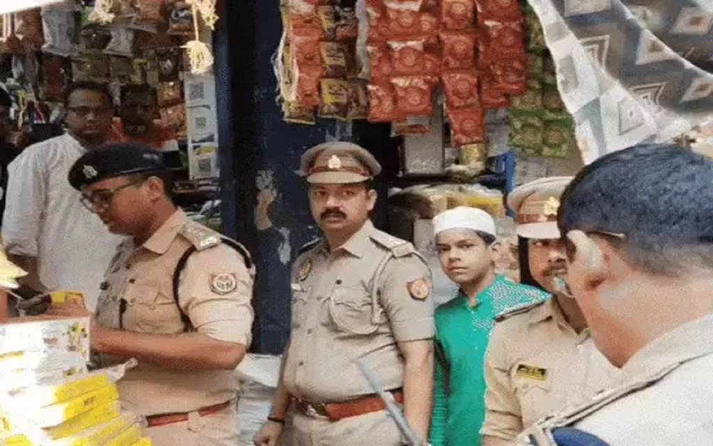 वाराणसी में दीपावली-छठ पर्व को लेकर पुलिस अलर्ट, अवैध पटाखों पर शिकंजा कसना शुरू