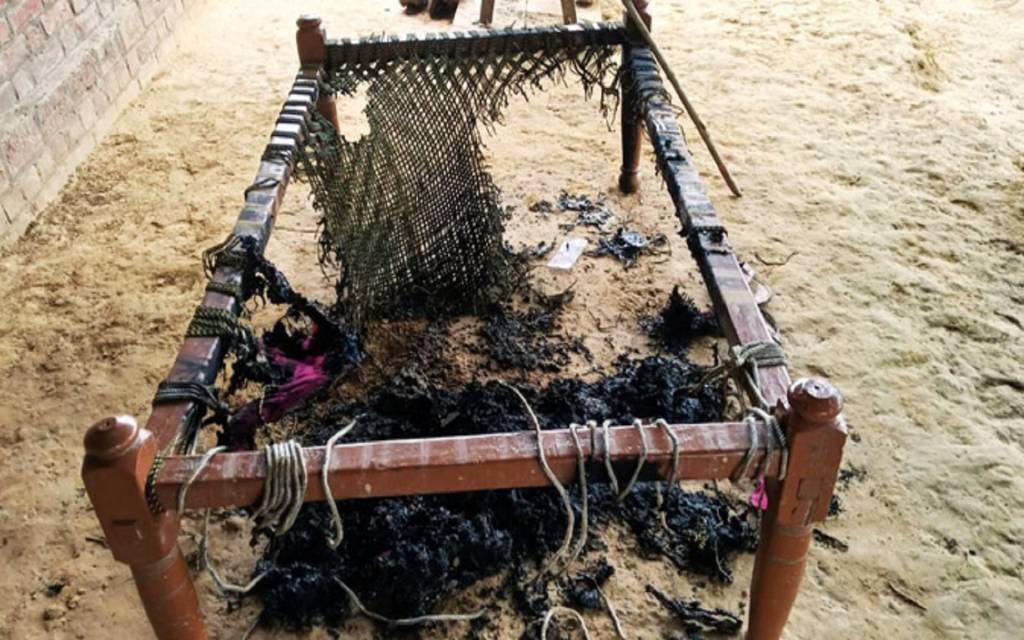 जौनपुर में सनसनीखेज वारदात: सोते समय युवक पर पेट्रोल डालकर लगाई आग, 50 प्रतिशत तक झुलसा
