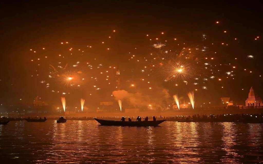 काशी की चमक ने बढ़ाए दाम: देव दीपावली पर होटल-नाव हुए ‘सोने के भाव’, विदेशों को भी पीछे छोड़ा