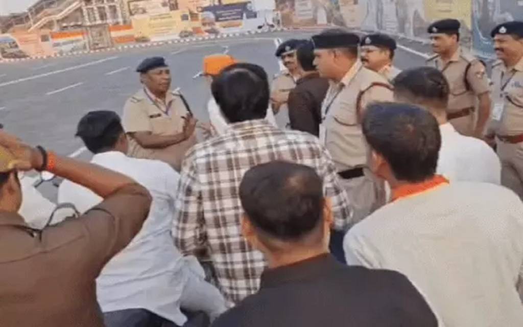 PM मोदी के आगमन से पहले बनारस में सुरक्षा और राजनीति का टकराव