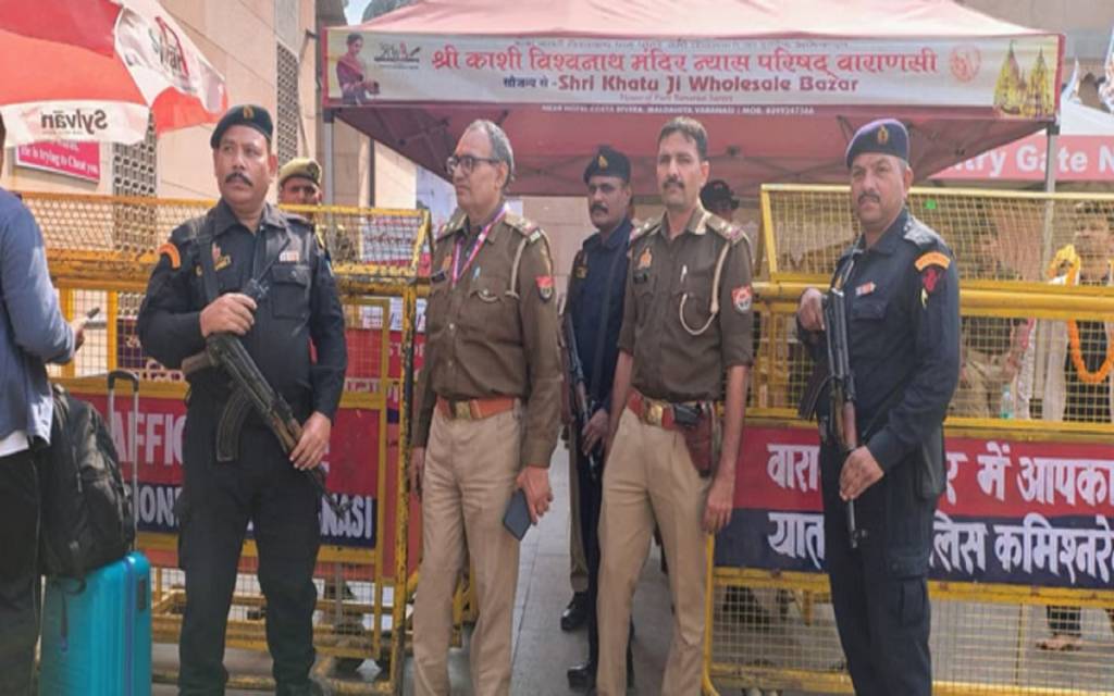 दिल्ली विस्फोट के बाद काशी सतर्क, पर सुरक्षा इंतजामों में दिखी ढिलाई
