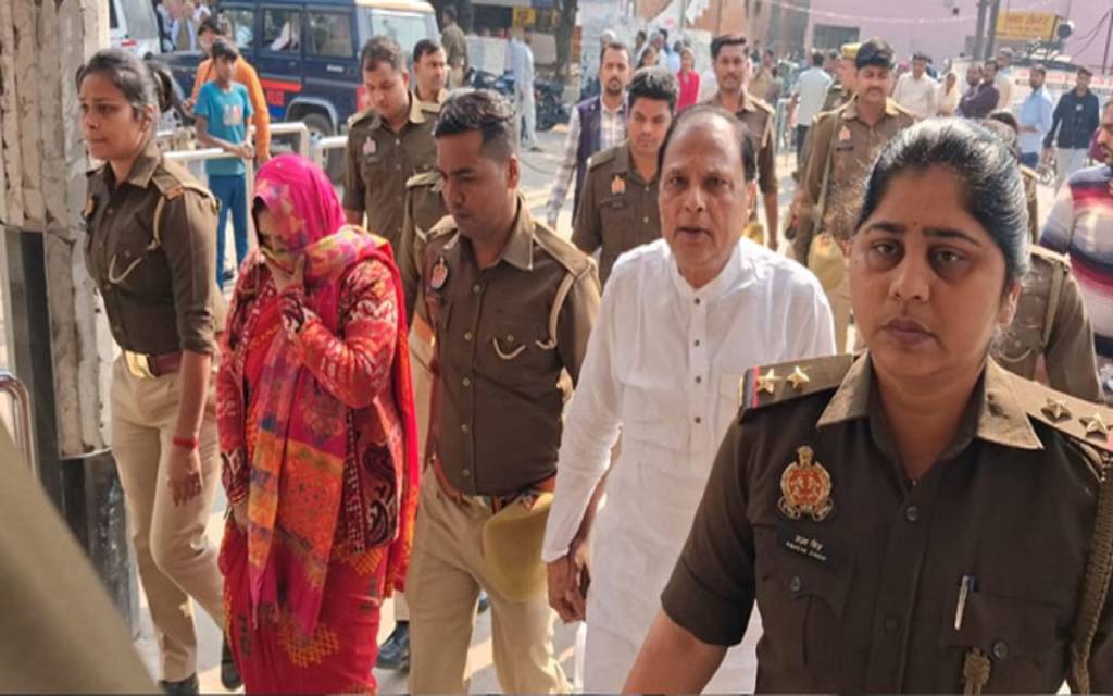 माफिया कुंटू सिंह गिरोह पर आज़मगढ़ पुलिस की बड़ी कार्रवाई, गैंगस्टर एक्ट में केस दर्ज
