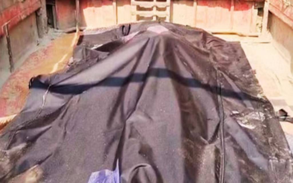 घरेलू विवाद ने लिया खौफनाक मोड़: बच्चों के सामने पत्नी की हत्या, थाने पहुंचकर पति बोला- लाश घर में पड़ी है;