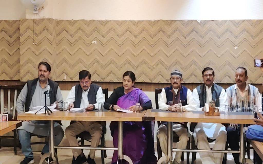 देह व्यापार मामले में फ्लैट मालिक ने खुद को बताया बेगुनाह, सोशल मीडिया पर फैल रहे दुष्प्रचार का किया खंडन