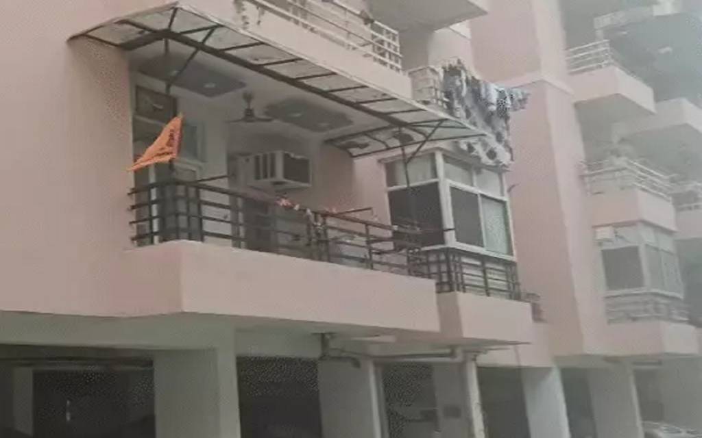 किराया न देने पर किराएदारों ने फ्लैट मालकिन की हत्या, शव सूटकेस में छिपाया