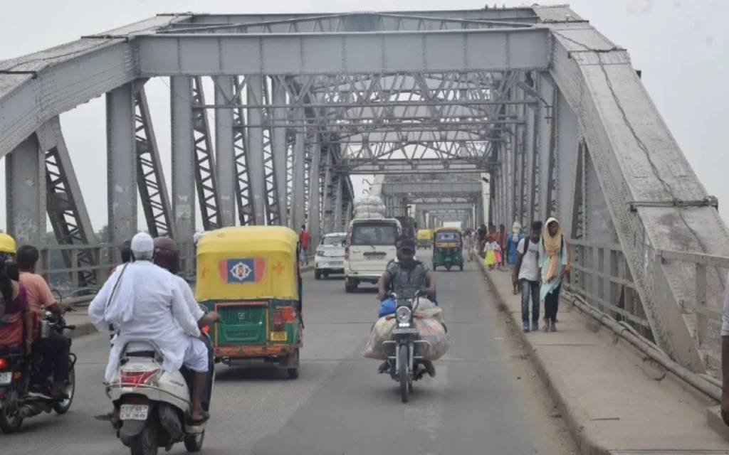 राजघाट पुल 25 दिन रहेगा बंद, ट्रैफिक डायवर्जन लागू