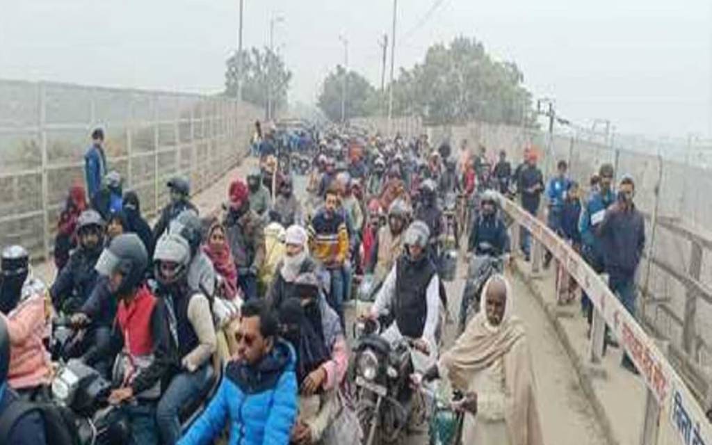 राजघाट पुल बंद होते ही थमी शहर की रफ्तार