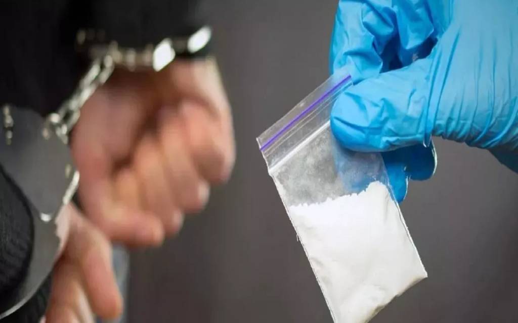 नए साल की रेव पार्टी के लिए जा रही थी दो करोड़ की हेरोइन, लहरतारा में कार समेत तस्कर गिरफ्तार